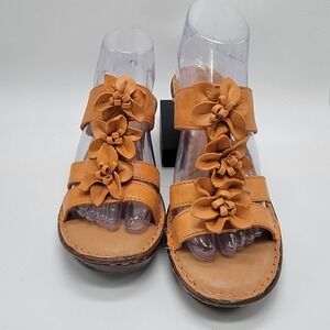 Born Tambourine Leather Zenia Heeled Leather Sandal Floral Embellishments Size 8